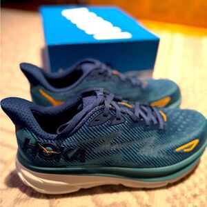 HOKA ONE ONE CLIFTON 9 - Men's running shoes - Size 8.5D NEW in Box